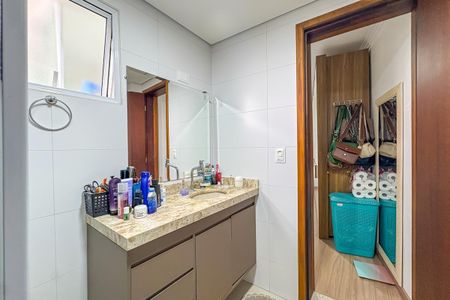 Apartamento à venda com 113m², 3 quartos e 2 vagas Apartamento à venda com 113m², 3 quartos e 2 vagasBanheiro da Suíte