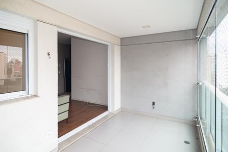 Apartamento à venda com 64m², 2 quartos e 1 vaga Apartamento à venda com 64m², 2 quartos e 1 vagaVaranda