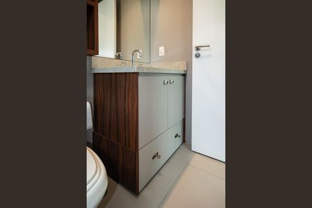 Apartamento à venda com 64m², 2 quartos e 1 vaga Apartamento à venda com 64m², 2 quartos e 1 vagaBanheiro da Suíte