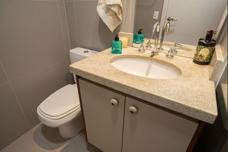 Apartamento à venda com 64m², 2 quartos e 1 vagaBanheiro Social