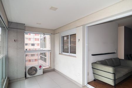 Apartamento à venda com 64m², 2 quartos e 1 vaga Apartamento à venda com 64m², 2 quartos e 1 vagaVaranda