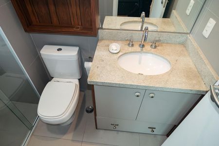 Apartamento à venda com 64m², 2 quartos e 1 vaga Apartamento à venda com 64m², 2 quartos e 1 vagaBanheiro da Suíte