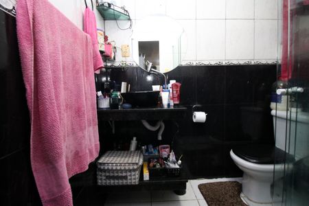 Casa de condomínio à venda com 146m², 2 quartos e 1 vagaBanheiro 2