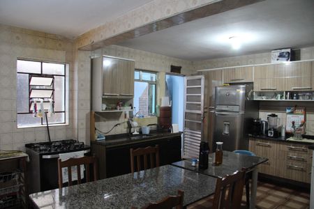 Casa à venda com 157m², 3 quartos e 2 vagasCozinha