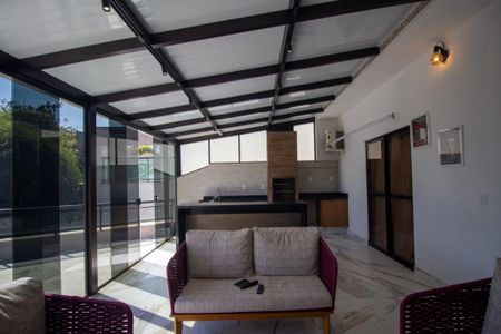 Apartamento para alugar com 240m², 2 quartos e 2 vagas Apartamento para alugar com 240m², 2 quartos e 2 vagasVaranda