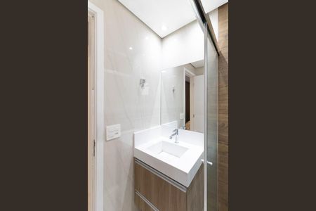 Apartamento à venda com 67m², 3 quartos e 1 vaga Apartamento à venda com 67m², 3 quartos e 1 vagaBanheiro da Suíte