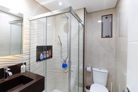 Apartamento à venda com 67m², 3 quartos e 1 vaga Apartamento à venda com 67m², 3 quartos e 1 vagaBanheiro Social