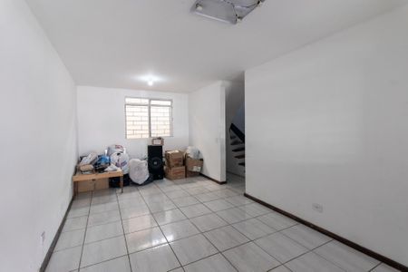 Casa à venda com 137m², 3 quartos e 3 vagas Casa à venda com 137m², 3 quartos e 3 vagasSala
