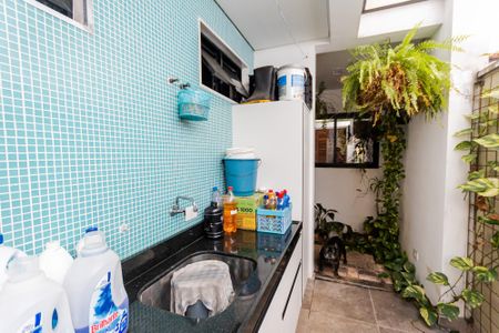 Casa à venda com 143m², 1 quarto e 2 vagas Casa à venda com 143m², 1 quarto e 2 vagasÁrea de Serviço