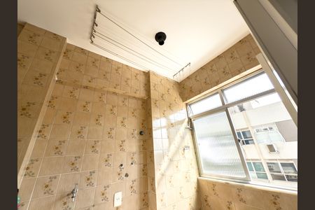 Apartamento à venda com 72m², 2 quartos e 1 vagaÁrea de Serviço