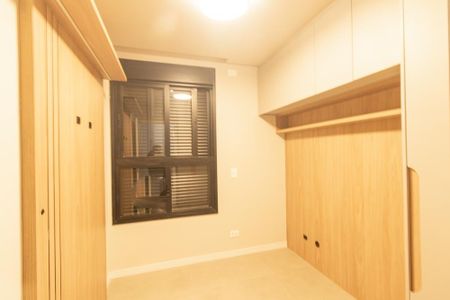 Quarto 1 de apartamento para alugar com 2 quartos, 78m² em Cabral, Curitiba