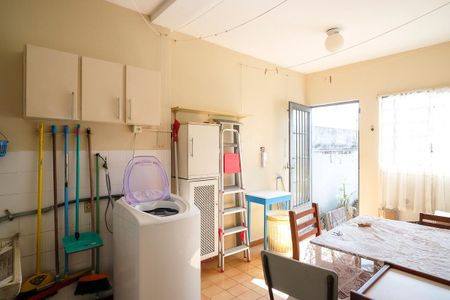 Casa à venda com 162m², 2 quartos e 2 vagasÁrea de serviço