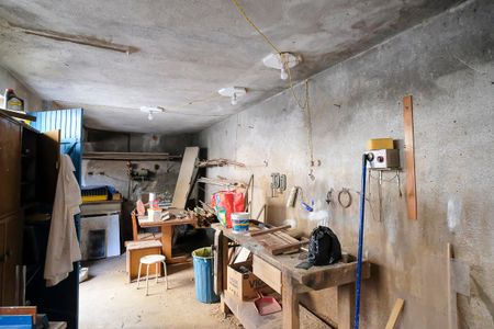 Casa à venda com 162m², 2 quartos e 2 vagasPorão