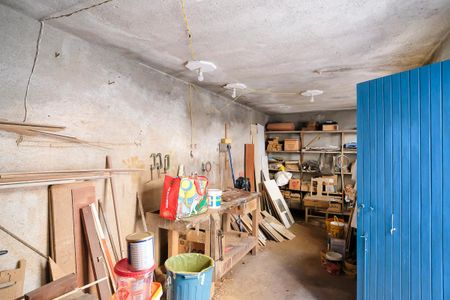 Casa à venda com 162m², 2 quartos e 2 vagasPorão