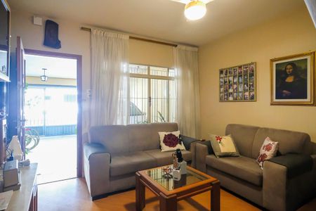 Casa à venda com 162m², 2 quartos e 2 vagasSala