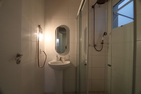 Banheiro de apartamento para alugar com 2 quartos, 45m² em Olaria, Canoas