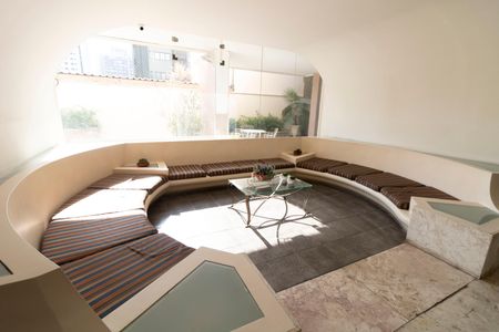 Apartamento à venda com 77m², 2 quartos e 1 vagaÁrea comum