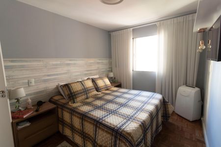 Apartamento à venda com 77m², 2 quartos e 1 vagaQuarto1