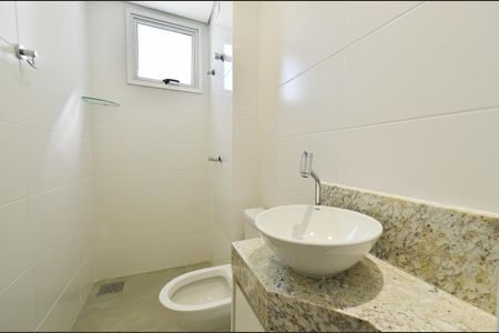 Apartamento à venda com 65m², 2 quartos e 2 vagas Apartamento à venda com 65m², 2 quartos e 2 vagasBanheiro da Suite