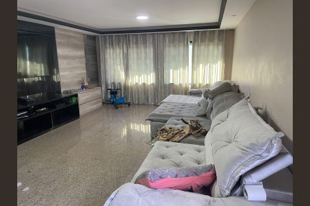 Casa à venda com 3 quartos, 304m² em Vila Mariana, São Paulo