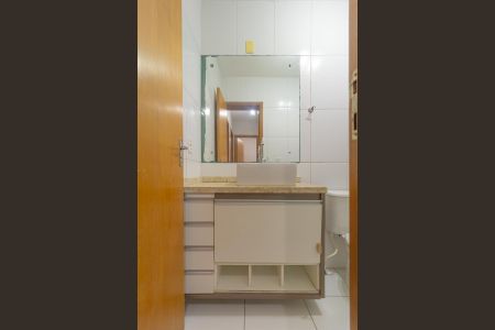 Casa de condomínio à venda com 92m², 3 quartos e 3 vagasBanheiro Social