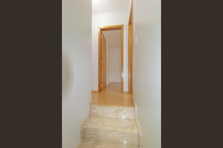 Casa de condomínio à venda com 92m², 3 quartos e 3 vagasCorredor