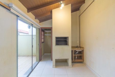 Casa de condomínio à venda com 92m², 3 quartos e 3 vagasChurrasqueira