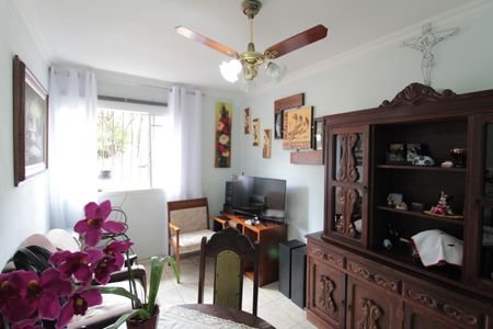 Sala de casa de condomínio à venda com 2 quartos, 45m² em São João Batista, Belo Horizonte