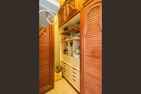 Casa à venda com 140m², 3 quartos e 1 vagaÁrea de Serviço