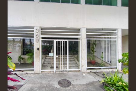 Apartamento à venda com 78m², 2 quartos e 1 vagaFachada e portaria