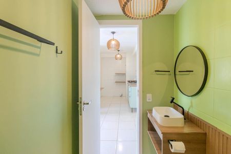 Apartamento à venda com 37m², 2 quartos e sem vaga Apartamento à venda com 37m², 2 quartos e sem vagaBanheiro Social