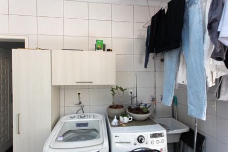 Casa à venda com 320m², 3 quartos e 4 vagasÁrea de Serviço