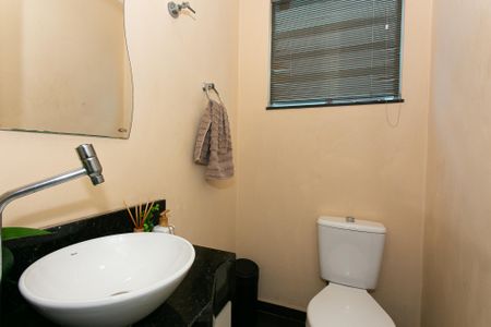 Casa à venda com 320m², 3 quartos e 4 vagasLavabo