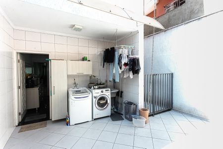 Casa à venda com 320m², 3 quartos e 4 vagasÁrea de Serviço