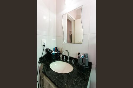 Casa à venda com 320m², 3 quartos e 4 vagasBanheiro da Suíte 2