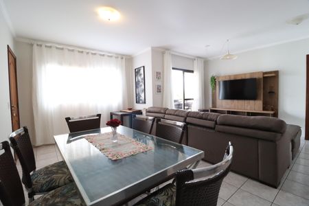 Apartamento para alugar com 3 quartos, 110m² em Saraiva, Uberlândia