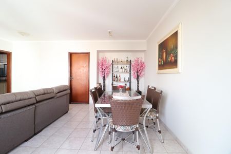 Apartamento para alugar com 3 quartos, 110m² em Saraiva, Uberlândia