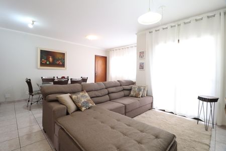 Apartamento para alugar com 3 quartos, 110m² em Saraiva, Uberlândia