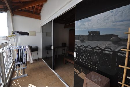 Casa para alugar com 400m², 3 quartos e 1 vagaSacada do Espaço Gourmet