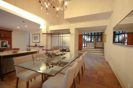 Sala  2 de casa à venda com 4 quartos, 460m² em Belvedere, Belo Horizonte