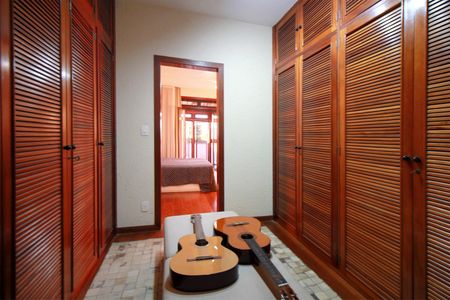 Casa à venda com 460m², 4 quartos e 4 vagasSuite 1