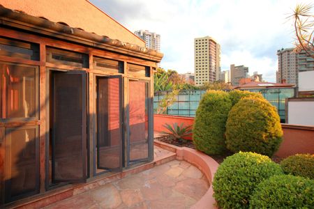 Casa à venda com 460m², 4 quartos e 4 vagasVaranda da Suite 1