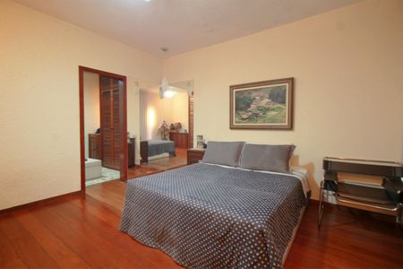 Casa à venda com 460m², 4 quartos e 4 vagasSuite 1