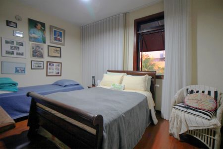 Casa à venda com 460m², 4 quartos e 4 vagasSuite 2