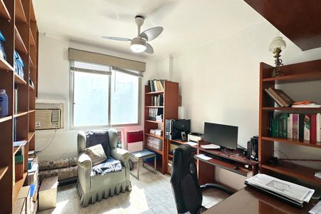 Apartamento à venda com 140m², 4 quartos e 2 vagasQuarto 2