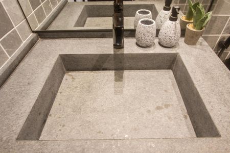 Apartamento à venda com 51m², 2 quartos e 1 vaga Apartamento à venda com 51m², 2 quartos e 1 vagaBanheiro