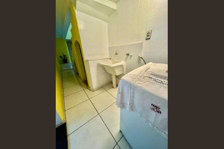 Casa à venda com 278m², 3 quartos e 3 vagasÁrea de Serviço