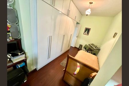 Casa à venda com 278m², 3 quartos e 3 vagasQuarto 2