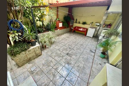 Casa à venda com 278m², 3 quartos e 3 vagasÁrea Externa - Fundos