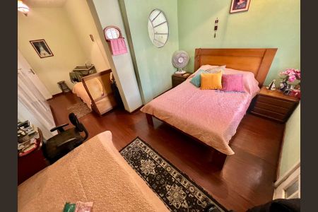 Casa à venda com 278m², 3 quartos e 3 vagasQuarto 2